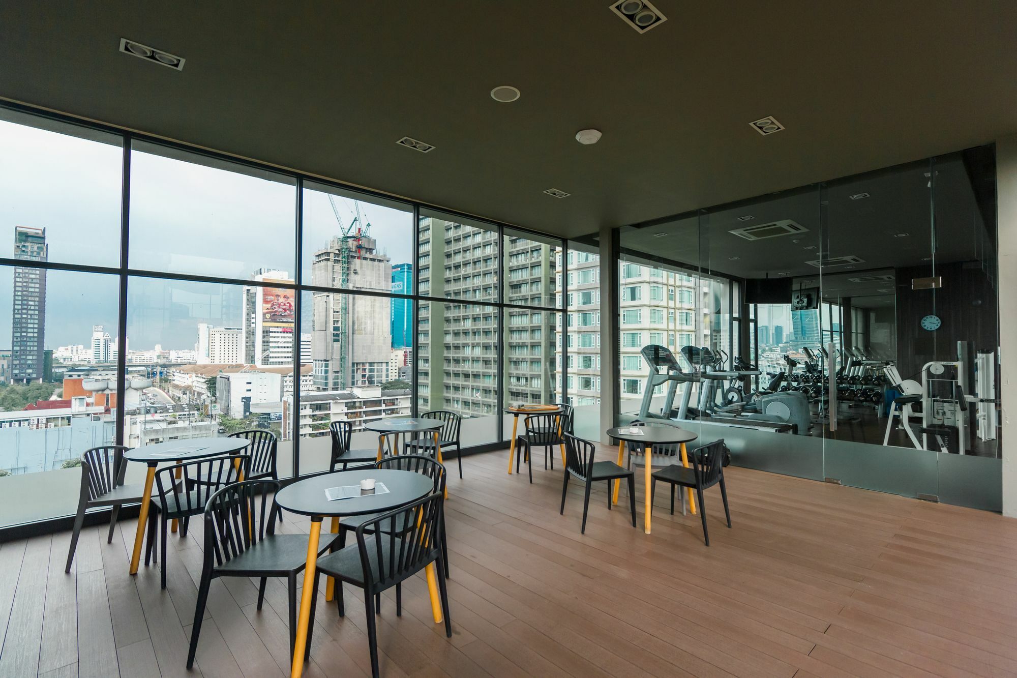 The Residence On Thonglor By Uhg Bangkok Buitenkant foto
