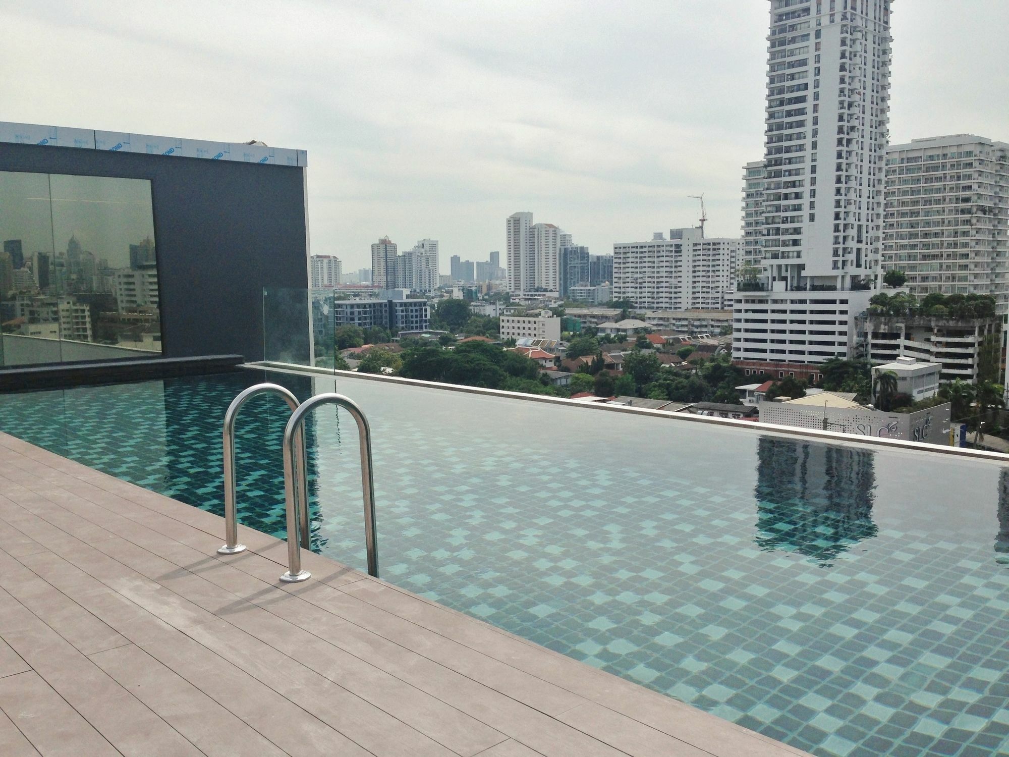 The Residence On Thonglor By Uhg Bangkok Buitenkant foto