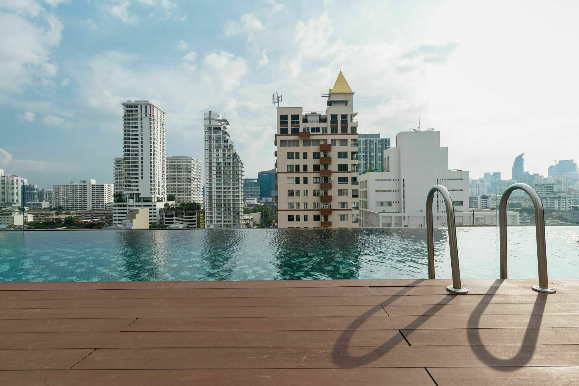 The Residence On Thonglor By Uhg Bangkok Buitenkant foto